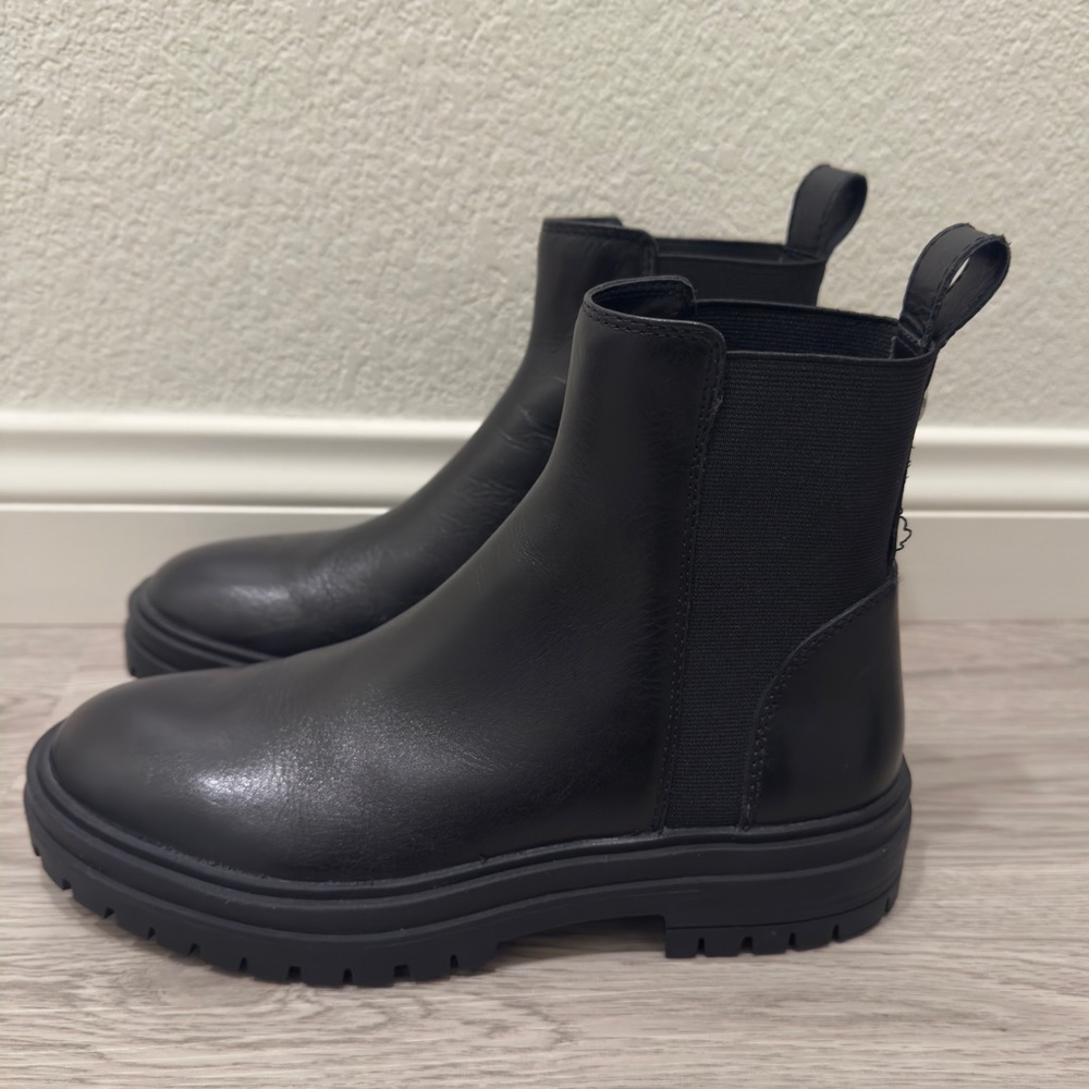 Steve Madden Black Ankle Booties / Chelsea Boots 🖤 Size 7